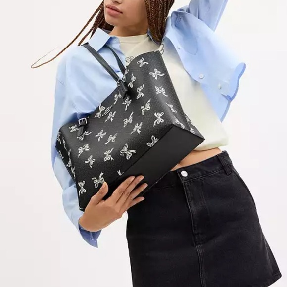 Coach Black and White Tote Bag - Picture 4 of 16